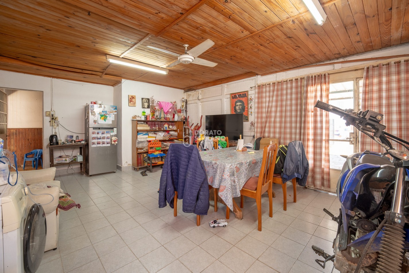 LOTE EN BARRIO FLORIDA! TODOS LOS SERVICIOS - PLUS EDIFICADO A DEMOLER O RECICLAR. 