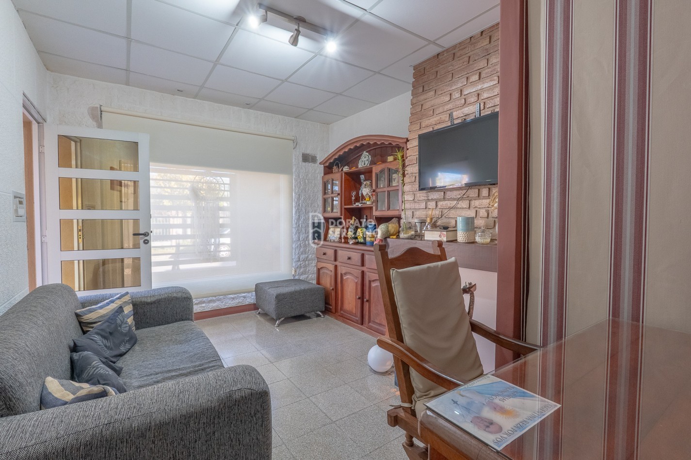 BONITA Y PRACTICA! FLORIDA / RESIDENCIAL!