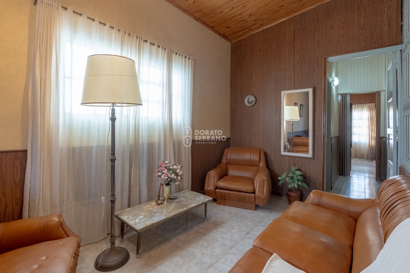 CASA + LOCAL SOBRE AVENIDA! 14 MTS. DE FRENTE!