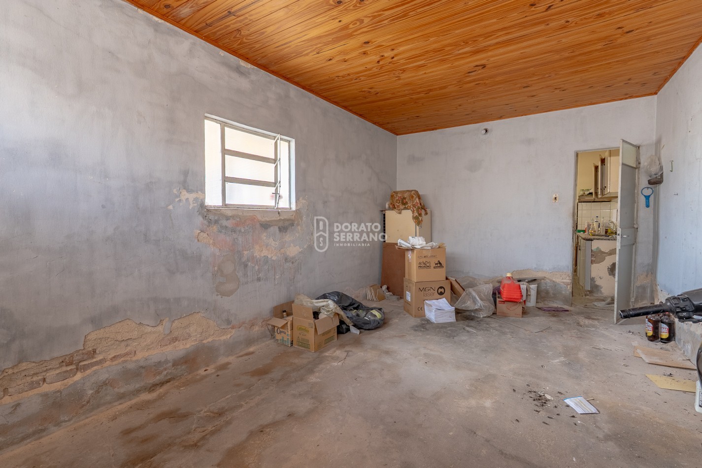 CASA + 750 M2 DE LOTE! Todos los servicios!