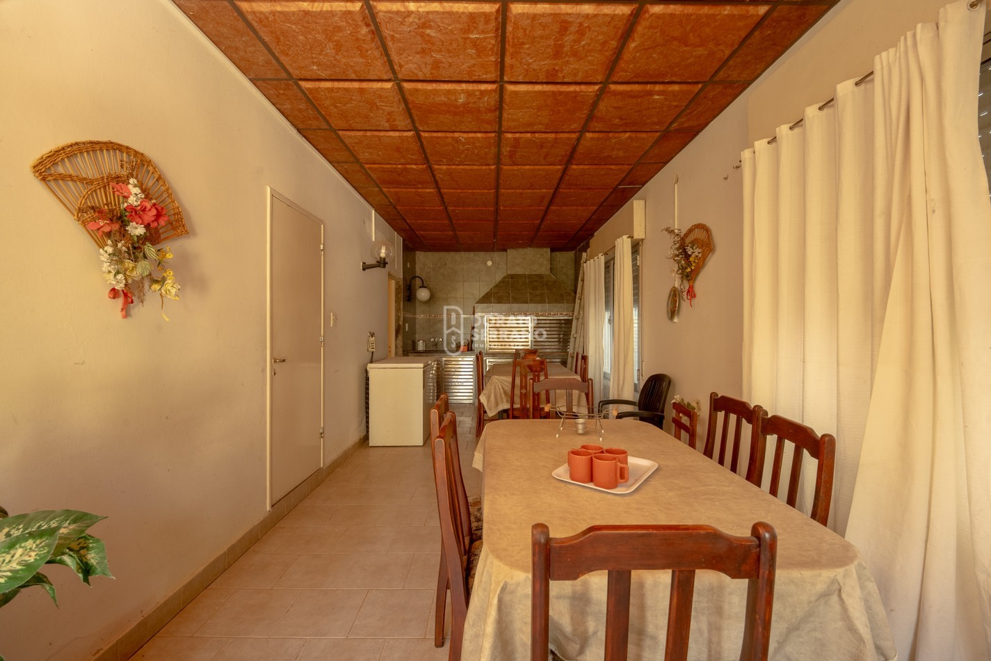 CASA EN EL RIO! GRANDIOSA! BARRIO BASUALDO!