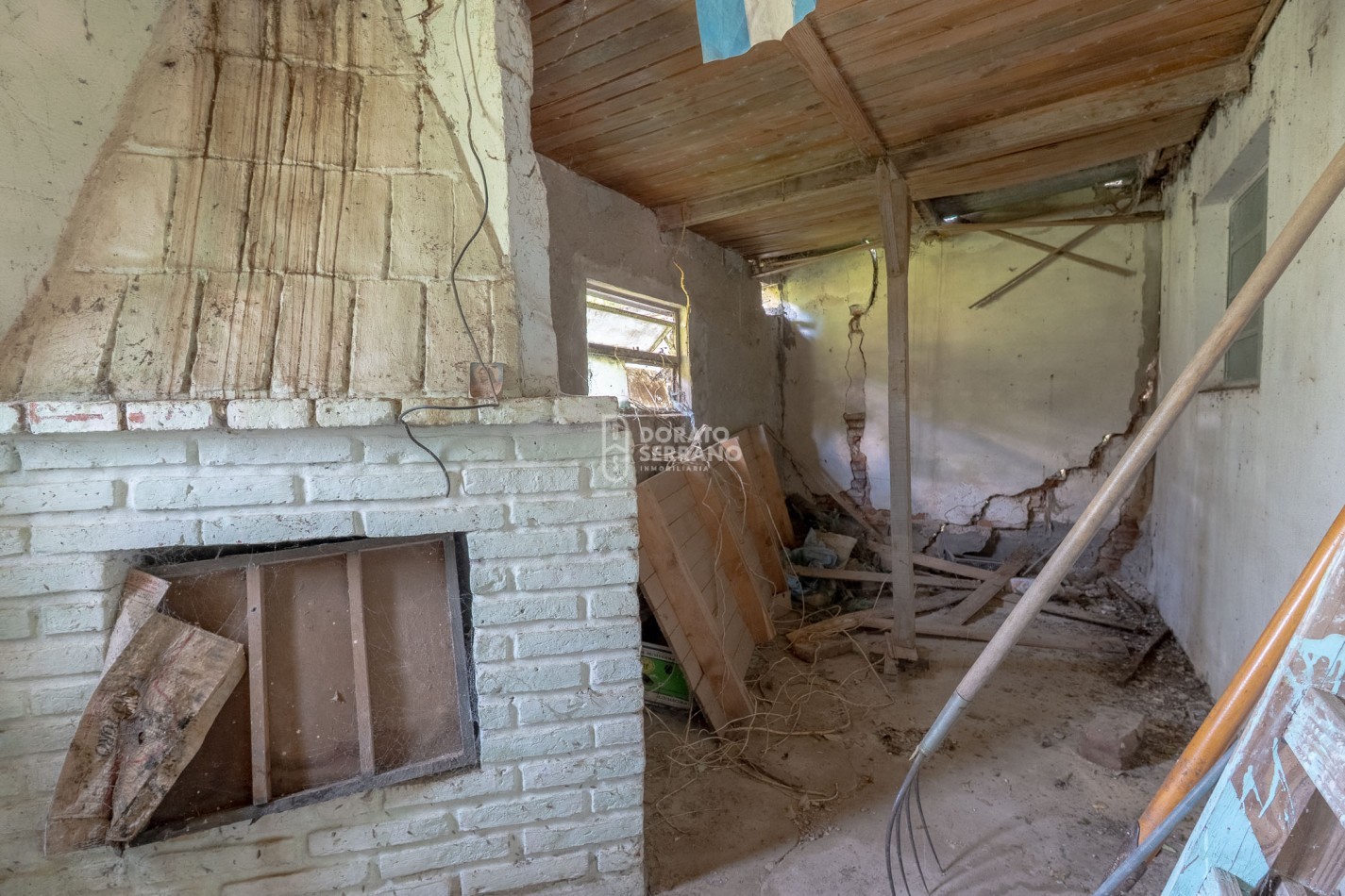 GRAN SUPERFICIE - TODOS LOS SERVICIOS.