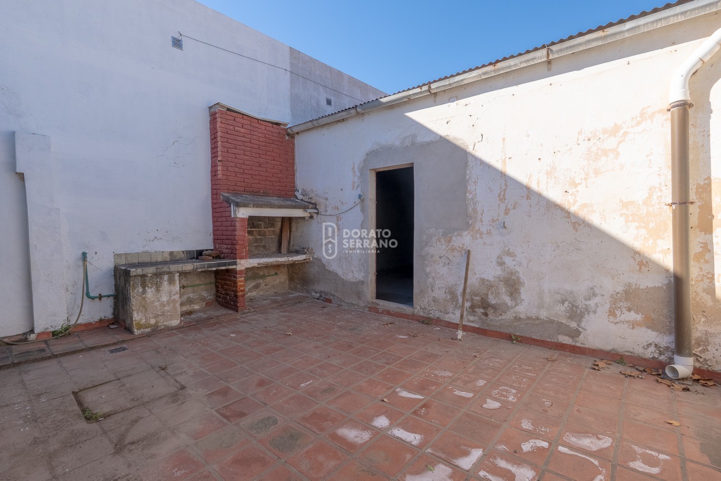 CASA A RECICLAR + GALPON NUEVO!