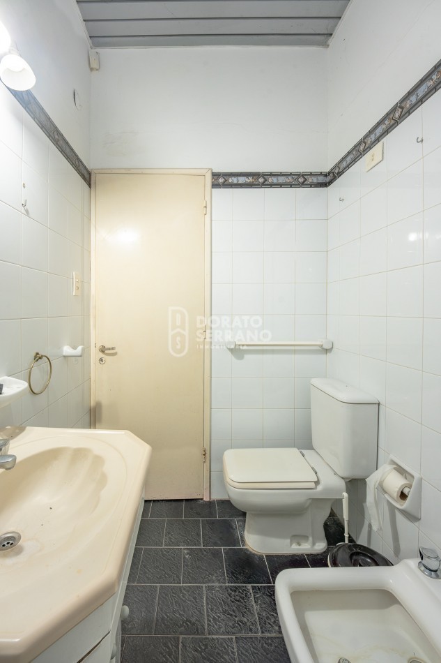 CASA EN EL RIO! GRANDIOSA! BARRIO BASUALDO!