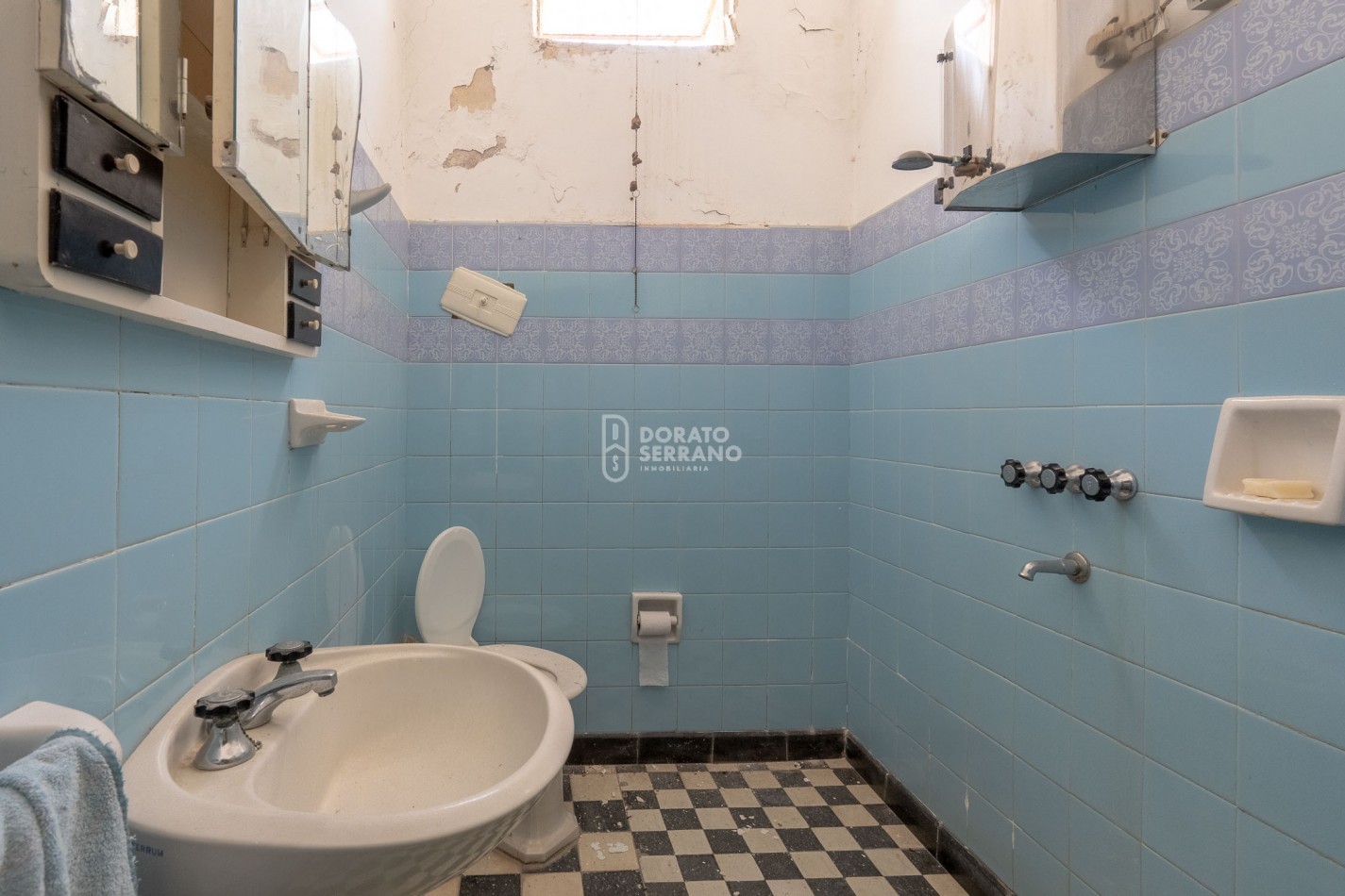 PRACTICA Y BIEN UBICADA.