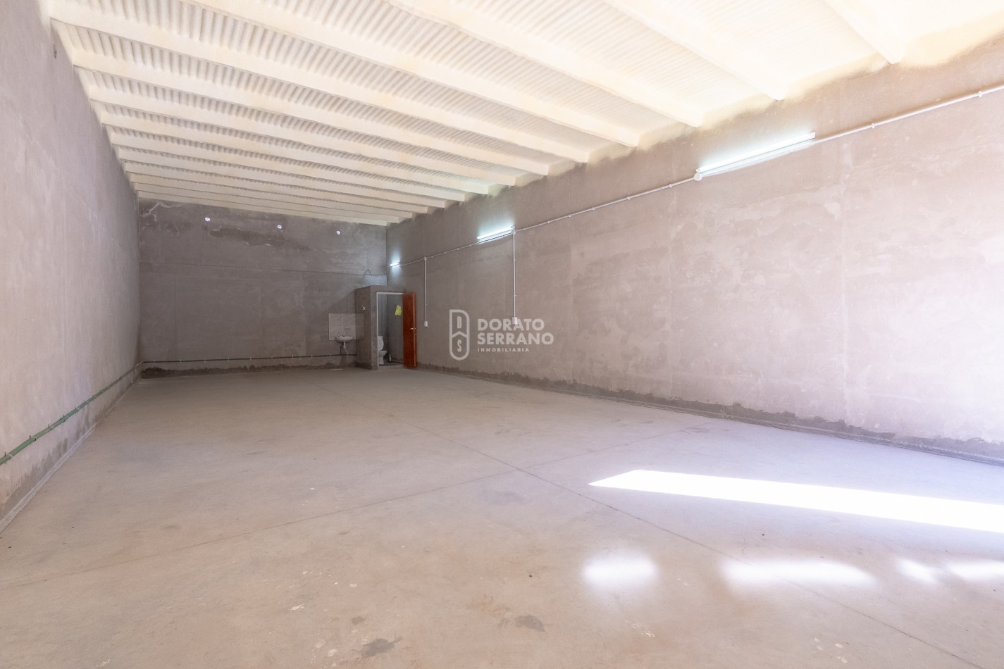 CASA A RECICLAR + GALPON NUEVO!