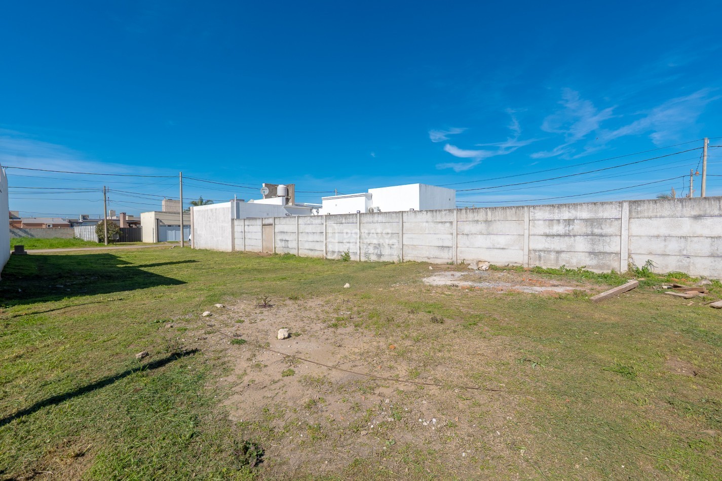 LOTE RESIDENCIAL - 10X30.