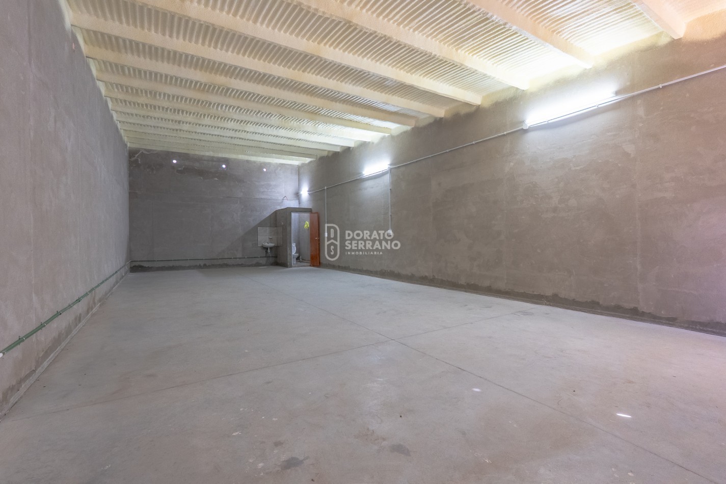 CASA A RECICLAR + GALPON NUEVO!