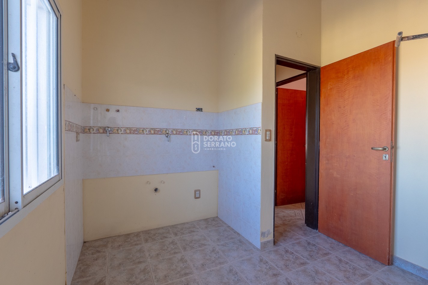 1 CASA DE 2 PLANTAS O 2 DEPTOS. INDEPENDIENTES / A ELECCION! 