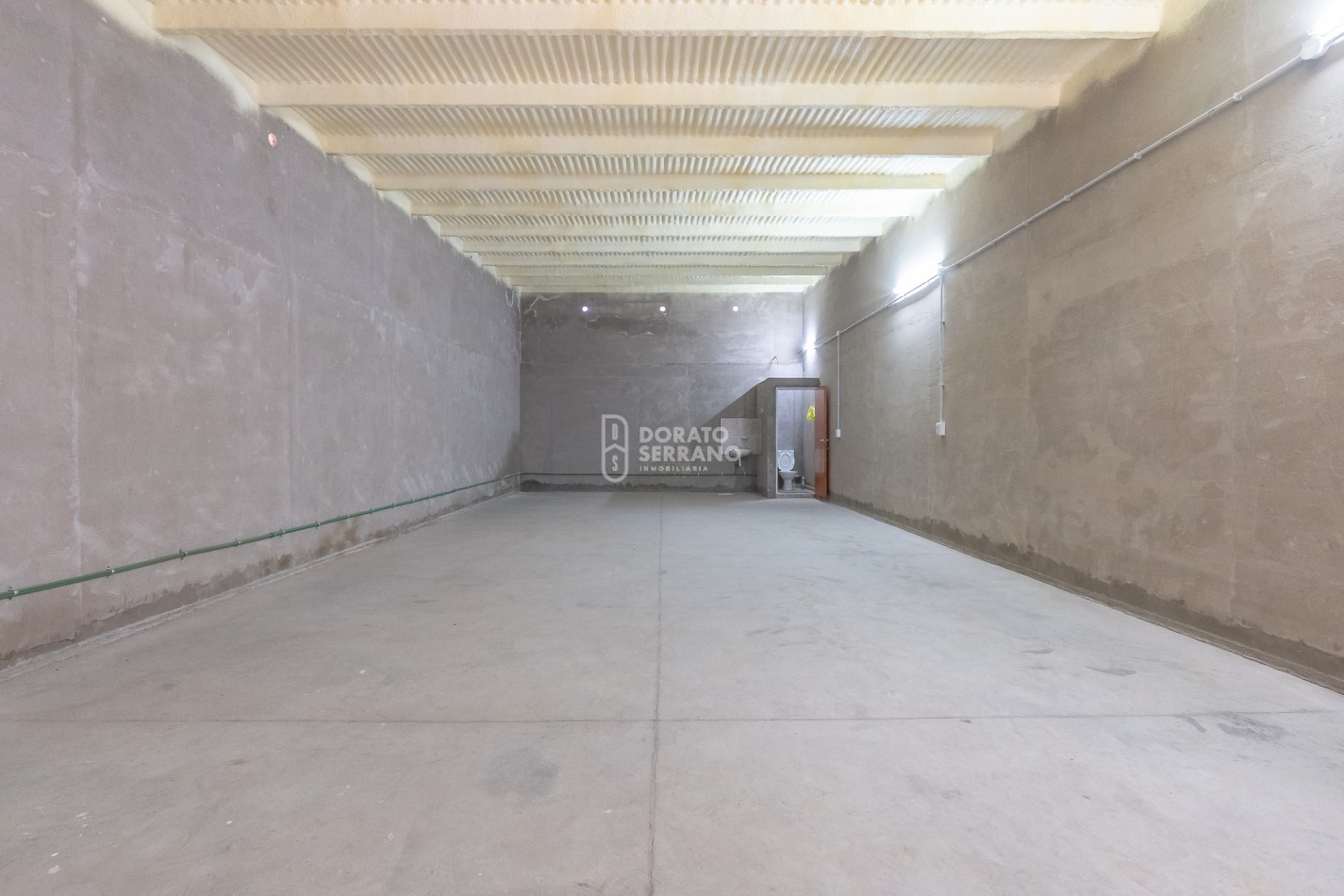 CASA A RECICLAR + GALPON NUEVO!