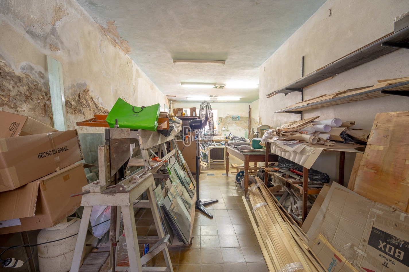 CASA CON LOCAL - PROYECTAR SIN LIMITES! AREA CENTRAL! 