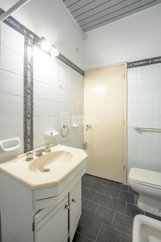 CASA EN EL RIO! GRANDIOSA! BARRIO BASUALDO!