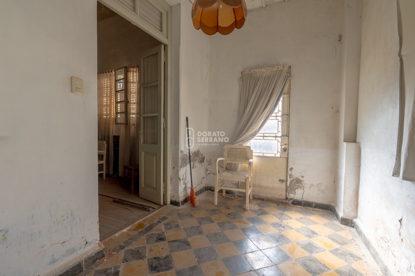 LOTE IDEAL 15X30 - A PASOS DE 20 DE JUNIO! + CASA A RECICLAR O DEMOLER.