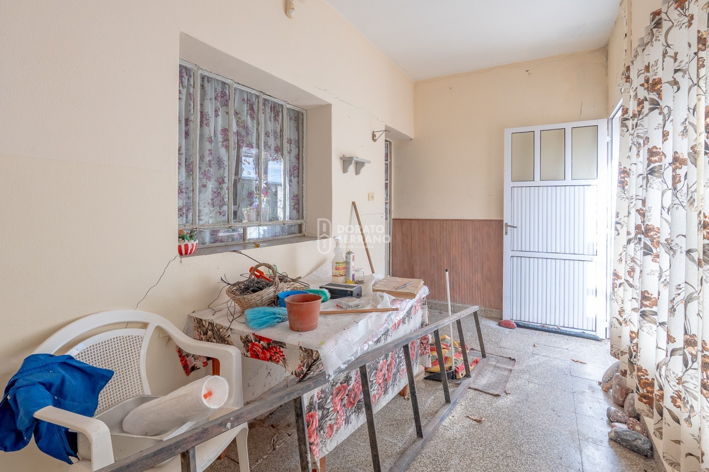 CASA + 750 M2 DE LOTE! Todos los servicios!