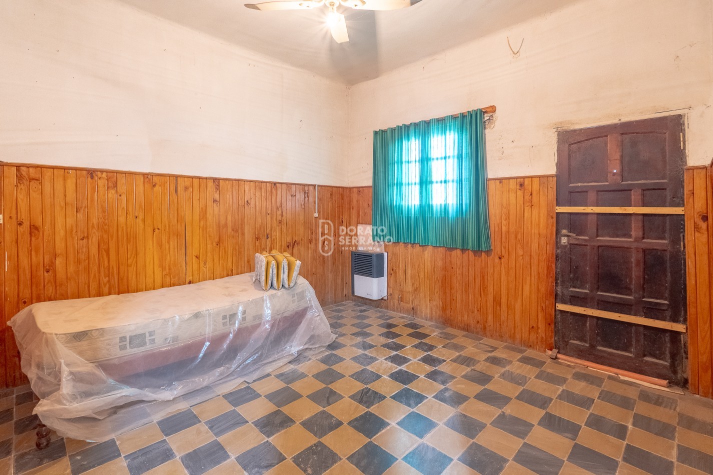 CASA A RECICLAR + GALPON NUEVO!