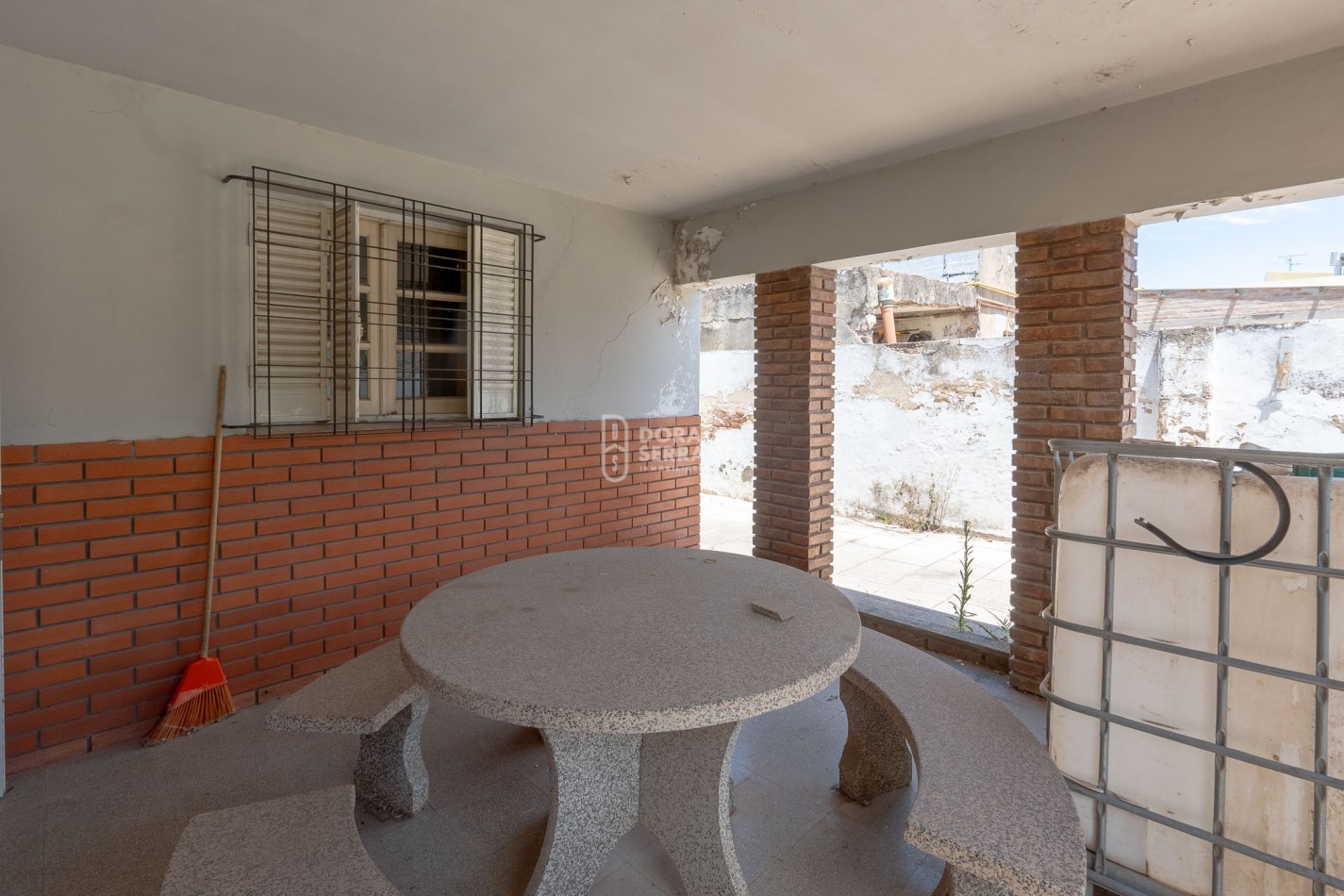 PRACTICA Y BIEN UBICADA.