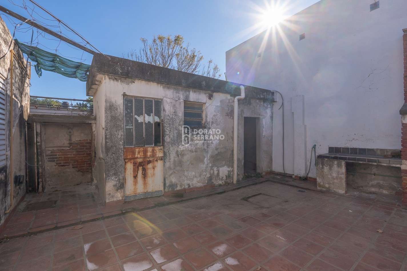 CASA A RECICLAR + GALPON NUEVO!