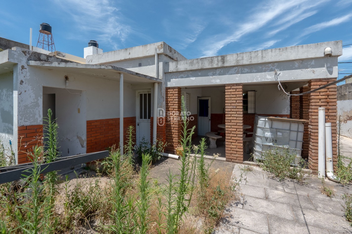 PRACTICA Y BIEN UBICADA.