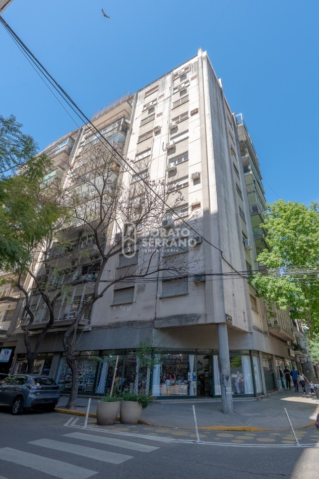 DEPTO. ROSARIO - AMPLIO Y SEÑORIAL.