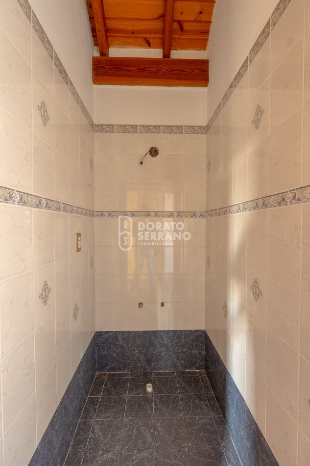 1 CASA DE 2 PLANTAS O 2 DEPTOS. INDEPENDIENTES / A ELECCION! 