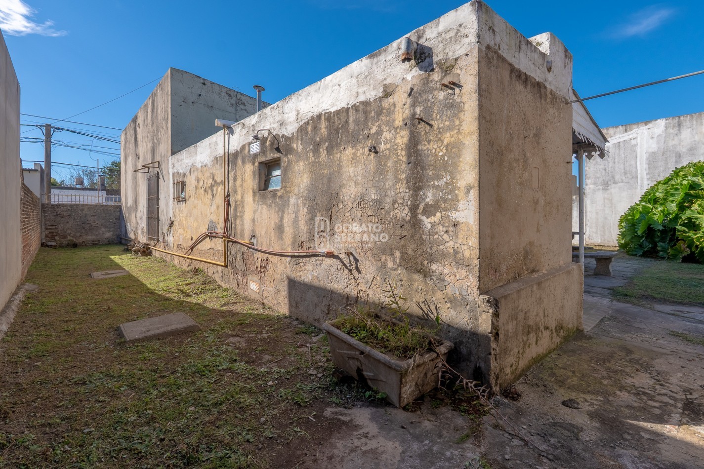 LOTE IDEAL 15X30 - A PASOS DE 20 DE JUNIO! + CASA A RECICLAR O DEMOLER.