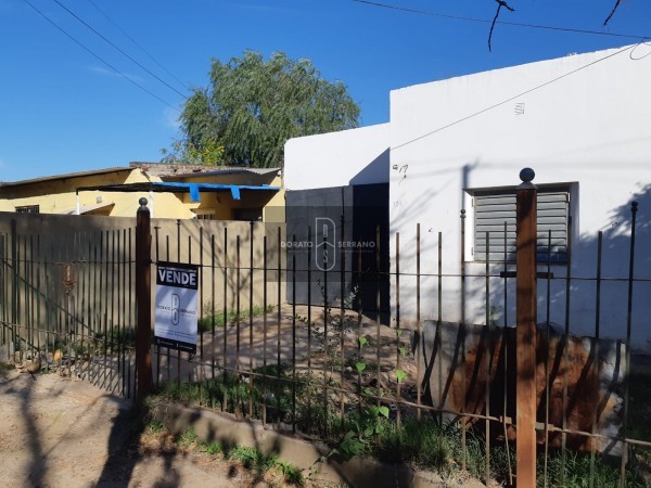 VIVIENDA ECONOMICA A RESTAURAR FRENTE A "LA RURAL" - OPORTUNIDAD!