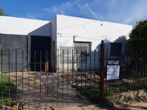 VIVIENDA ECONOMICA A RESTAURAR FRENTE A "LA RURAL" - OPORTUNIDAD!