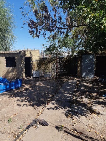 VIVIENDA ECONOMICA A RESTAURAR FRENTE A "LA RURAL" - OPORTUNIDAD!