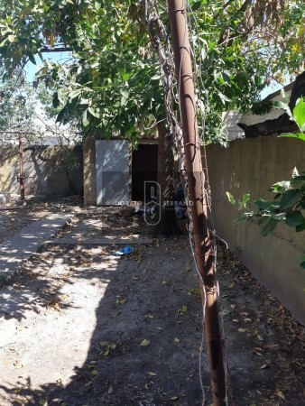 VIVIENDA ECONOMICA A RESTAURAR FRENTE A "LA RURAL" - OPORTUNIDAD!