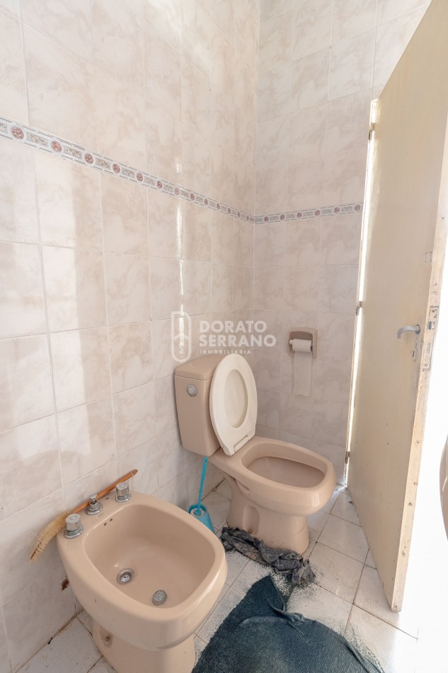 GRAN SUPERFICIE - TODOS LOS SERVICIOS.