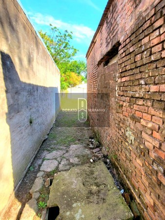 TERRENO + CONSTRUCCION A DEMOLER.