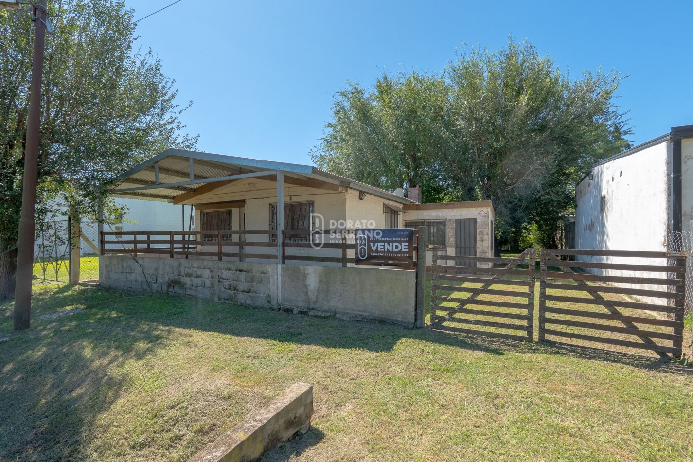 CASA EN EL RIO - BARRIO GALVEZ - PRACTICA Y BIEN UBICADA!