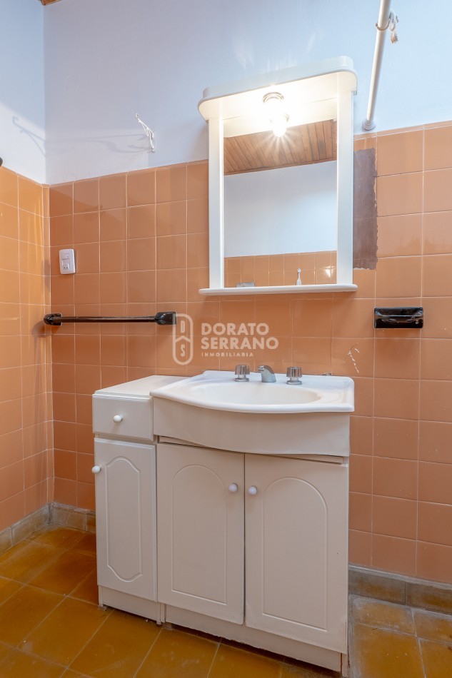 CASA + 750 M2 DE LOTE! Todos los servicios!