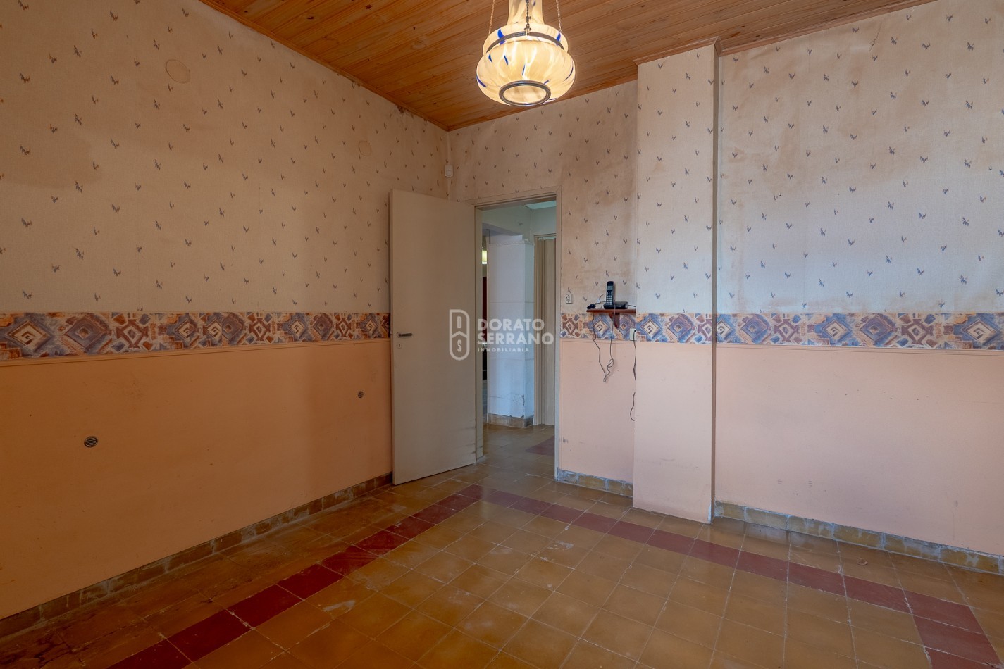 CASA + 750 M2 DE LOTE! Todos los servicios!