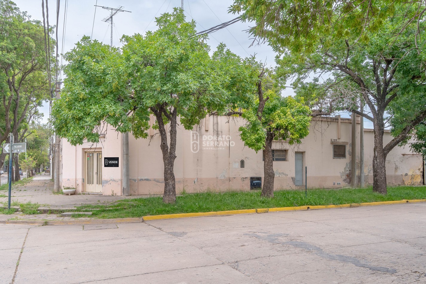 42 MTS. DE FRENTE EN ESQUINA! MAXIMAS POSIBILIDADES SOBRE 25 DE MAYO!