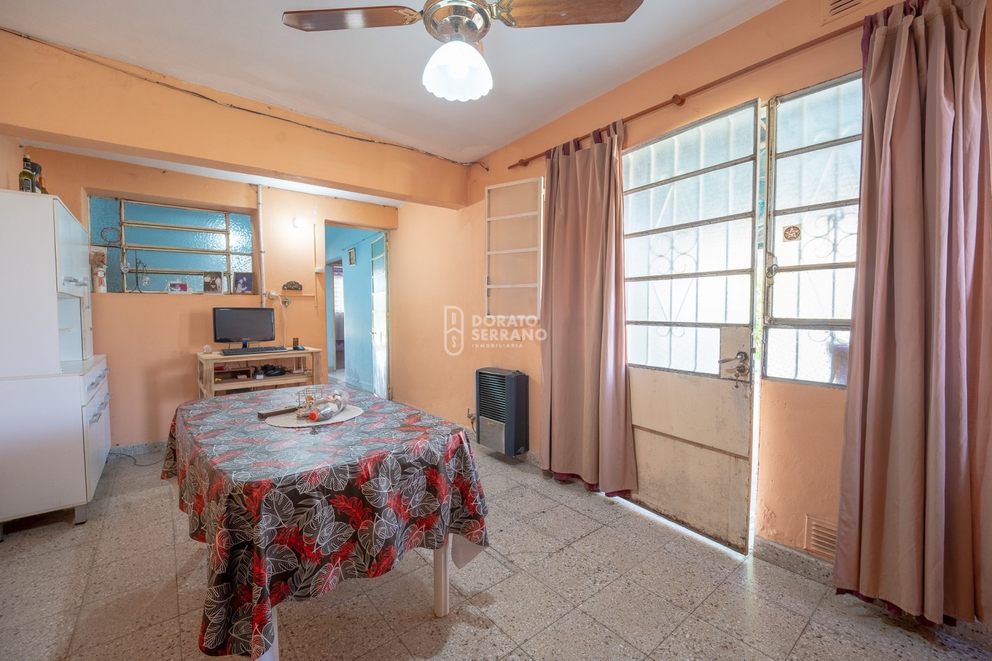 LISTA PARA HABITAR! TODOS LOS SERVICIOS! SOBRE AVDA!