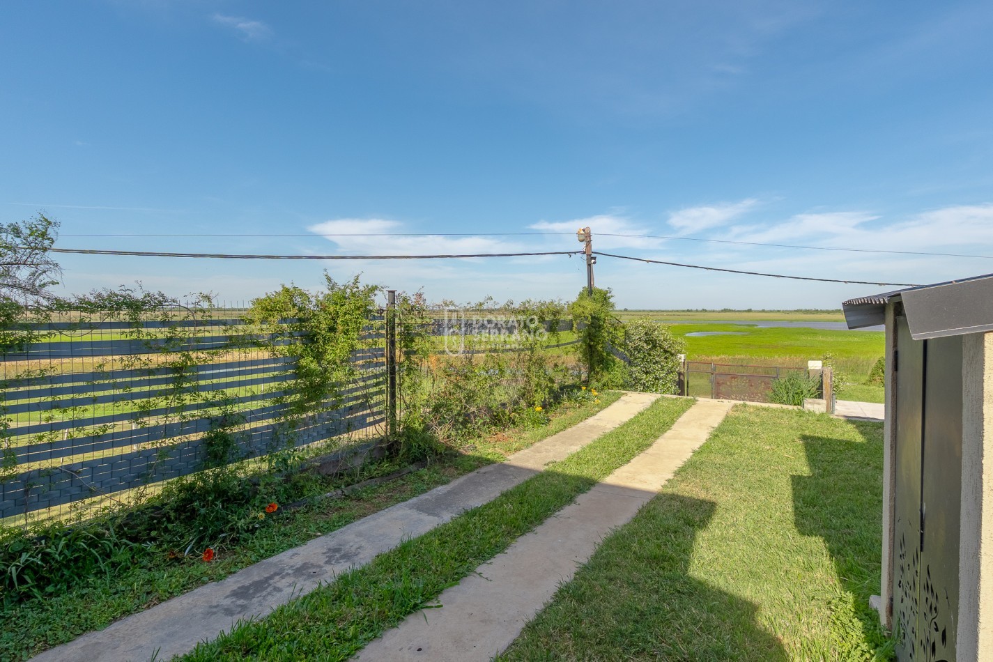 EXTRAORDINARIA! BARRIO GALVEZ - LAGUNA DE LOTTO.