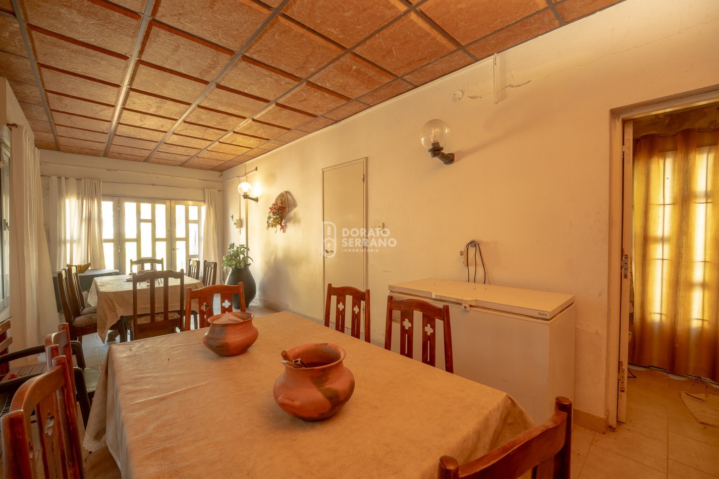 CASA EN EL RIO! GRANDIOSA! BARRIO BASUALDO!