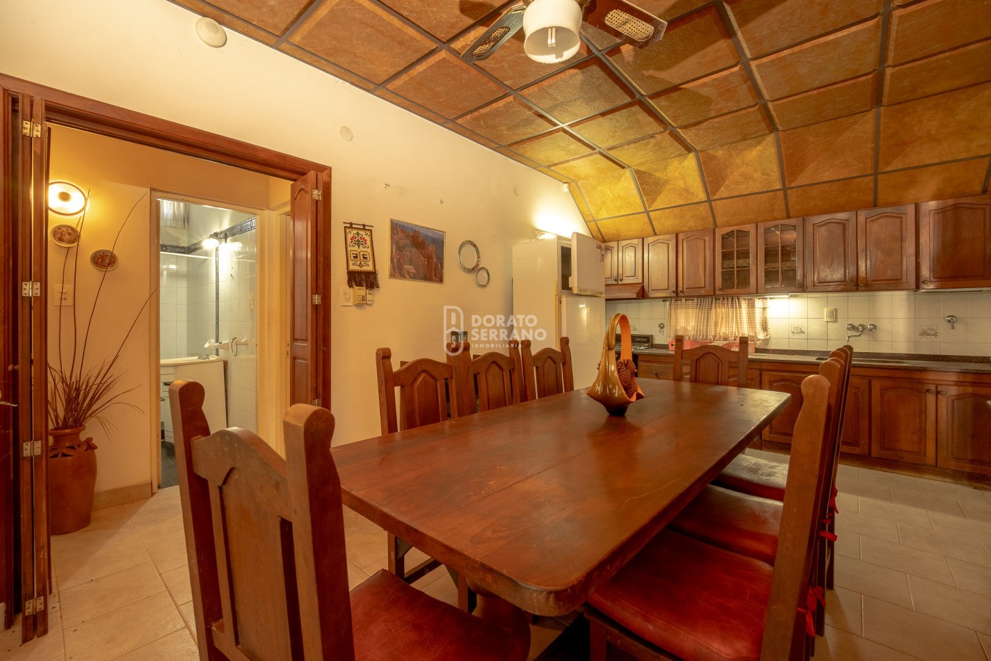 CASA EN EL RIO! GRANDIOSA! BARRIO BASUALDO!