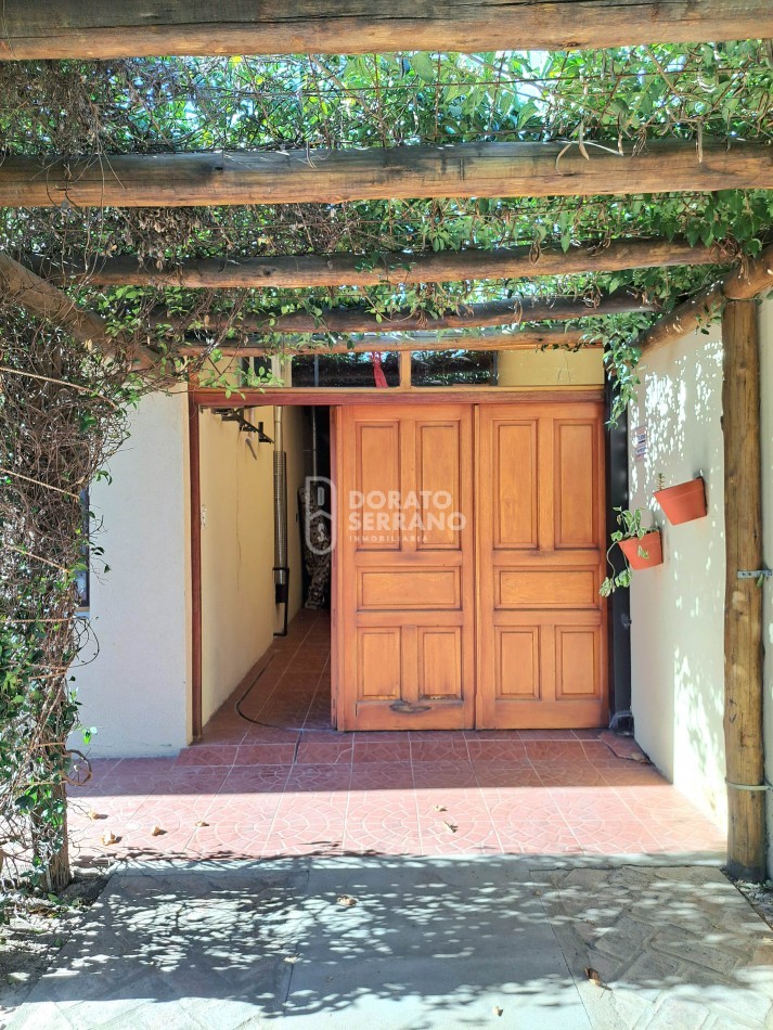 IMPECABLE CASA-HABITACION! 