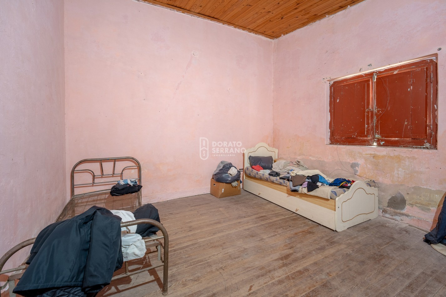 LOTE + PLUS CASA A DEMOLER O RECICLAR - TODOS LOS SERVICIOS EN SECTOR URBANO.