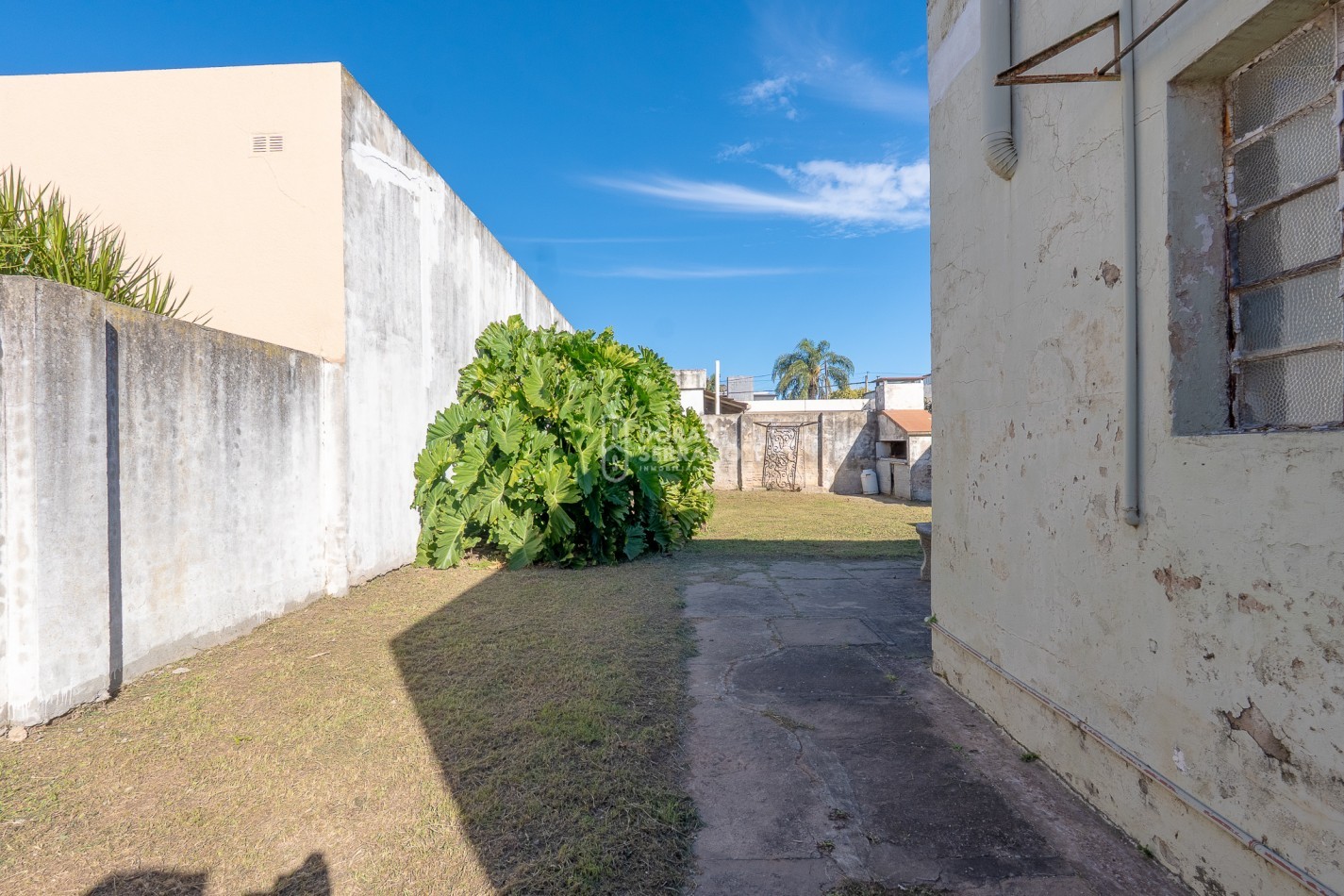 LOTE IDEAL 15X30 - A PASOS DE 20 DE JUNIO! + CASA A RECICLAR O DEMOLER.