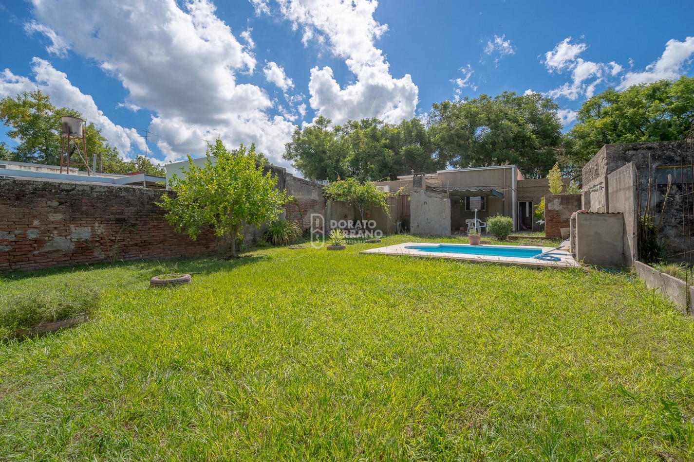 LISTA PARA HABITAR! TODOS LOS SERVICIOS! SOBRE AVDA!