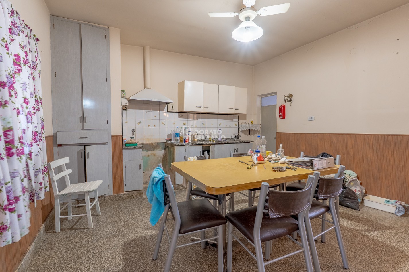 CASA + 750 M2 DE LOTE! Todos los servicios!