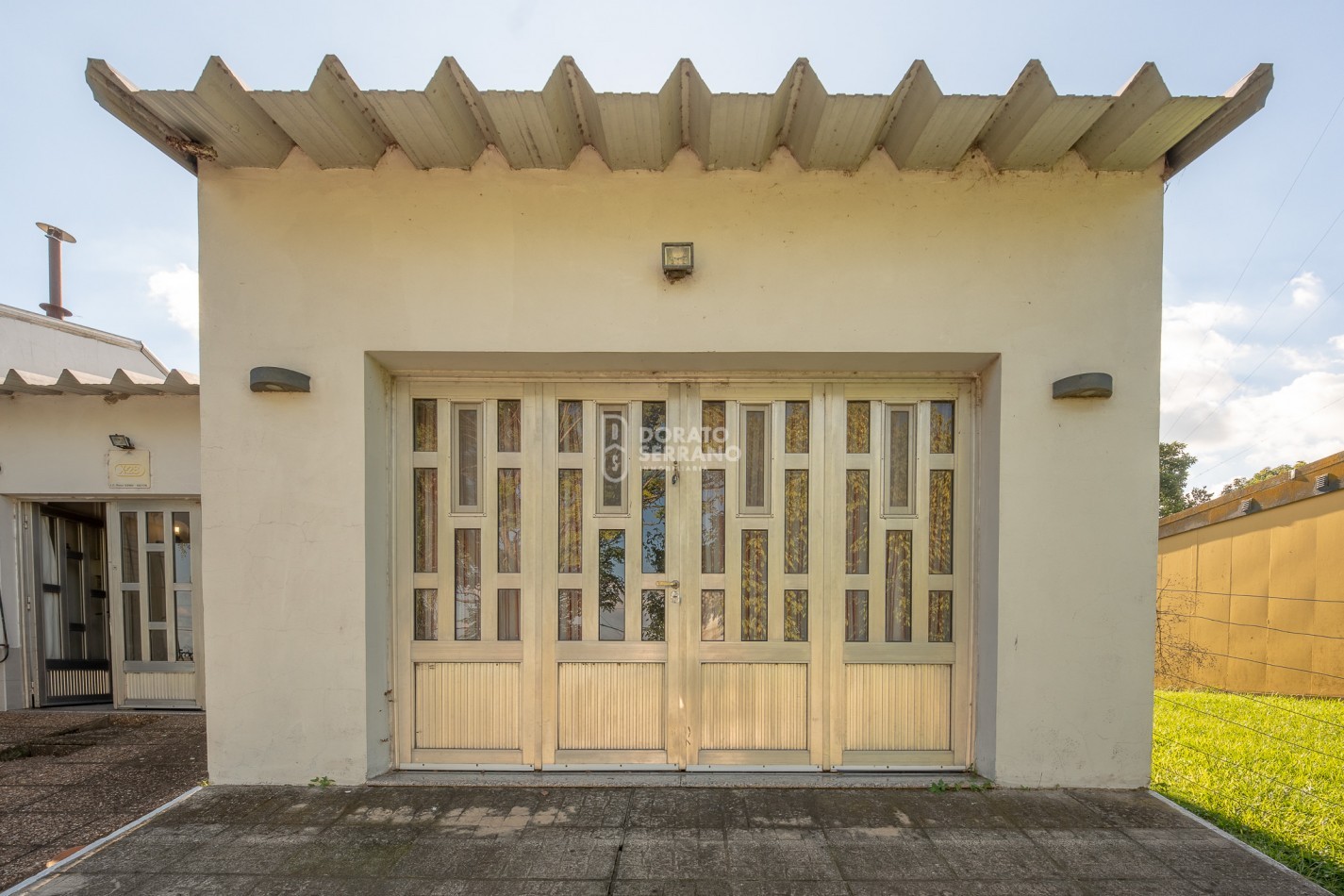 CASA EN EL RIO! GRANDIOSA! BARRIO BASUALDO!