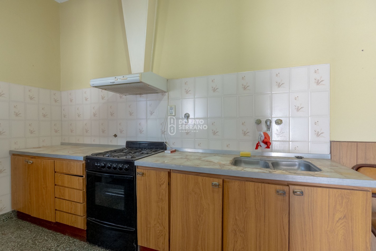 PRACTICA Y BIEN UBICADA.