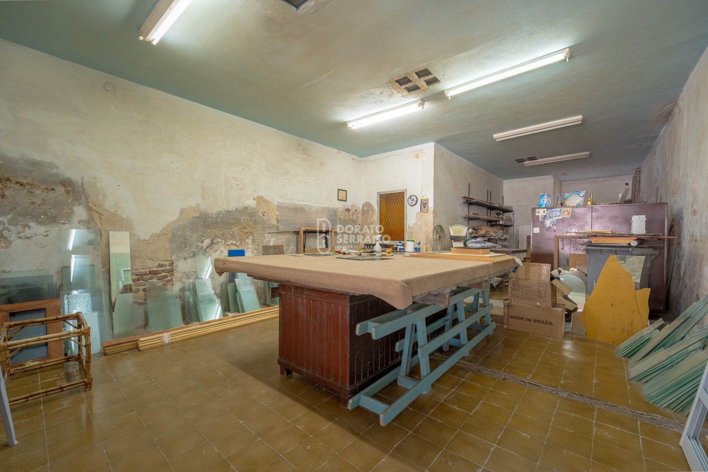 CASA CON LOCAL - PROYECTAR SIN LIMITES! AREA CENTRAL! 