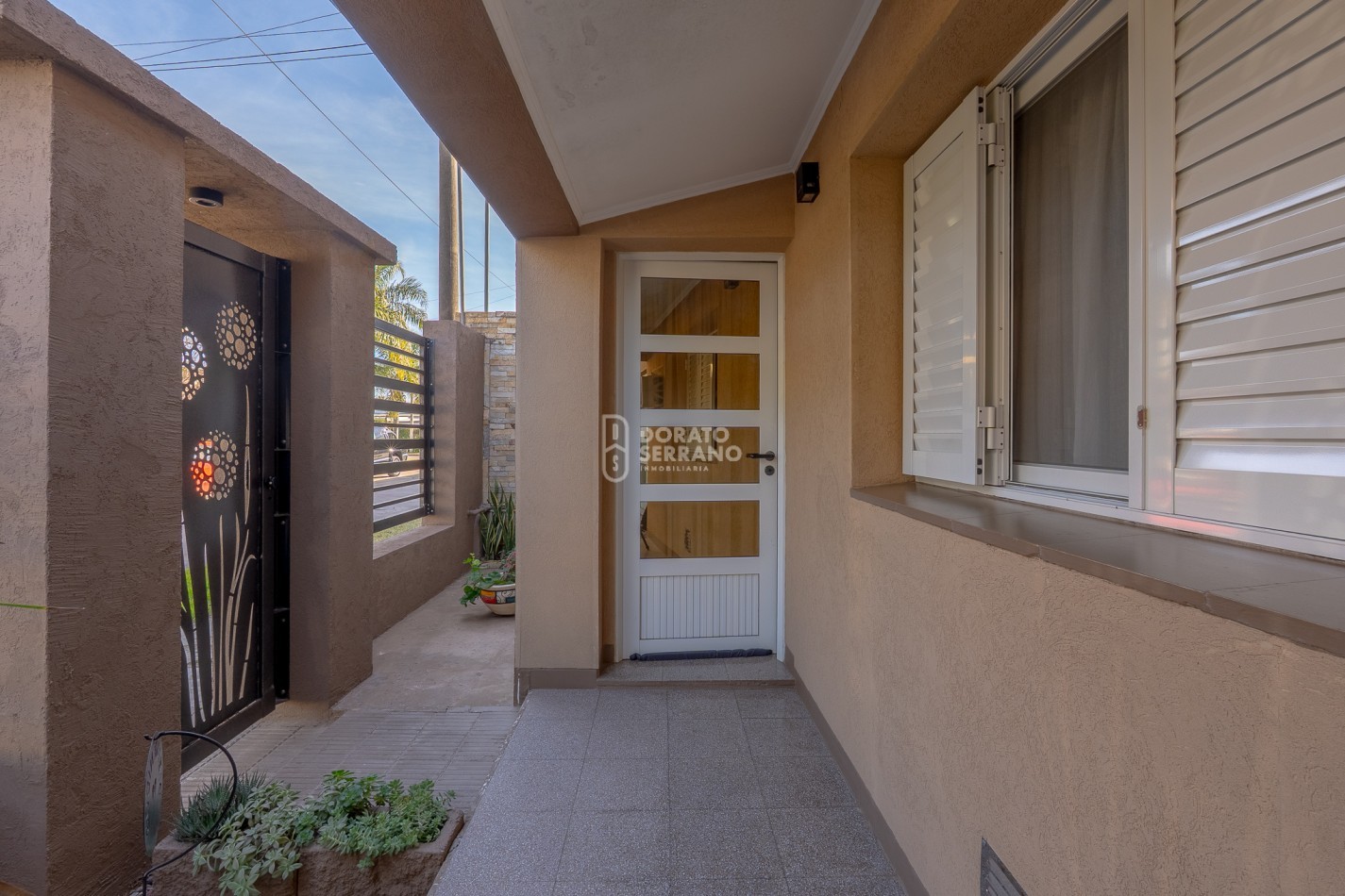 BONITA Y PRACTICA! FLORIDA / RESIDENCIAL!