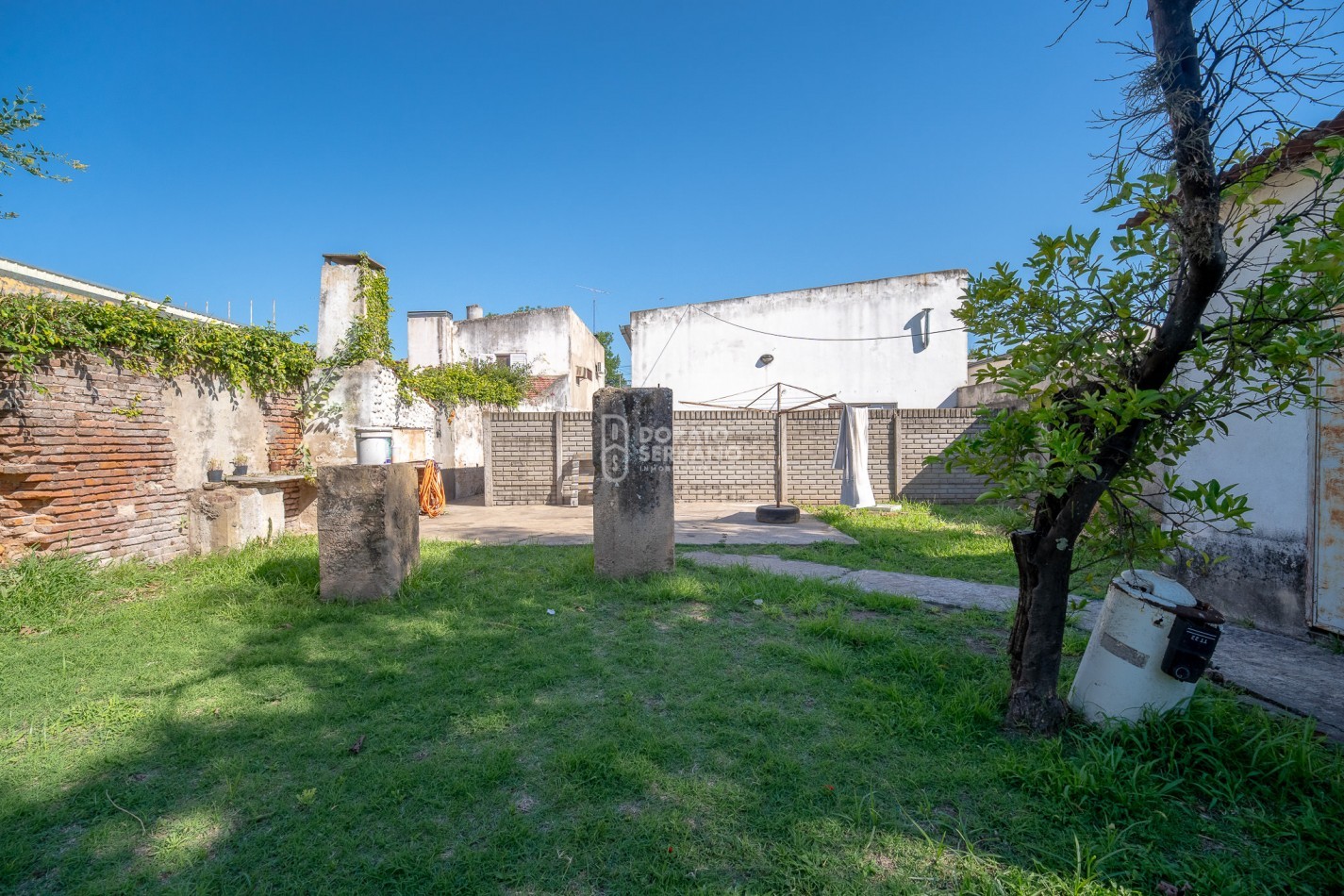 COMPLEJO DE 3 DEPTOS. CENTRICOS + PLUS: LOTE REMANENTE!  