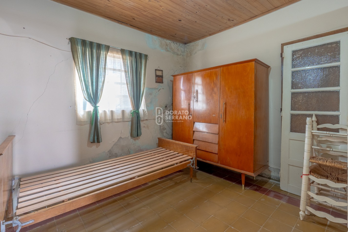 CASA + 750 M2 DE LOTE! Todos los servicios!